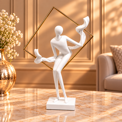 SHOWPIECE LADY