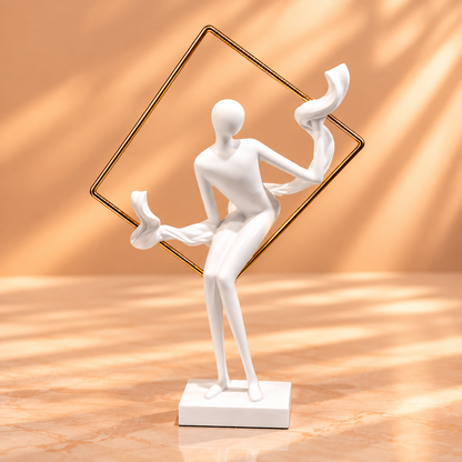 SHOWPIECE LADY