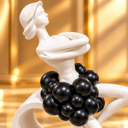 SHOWPIECE LADY